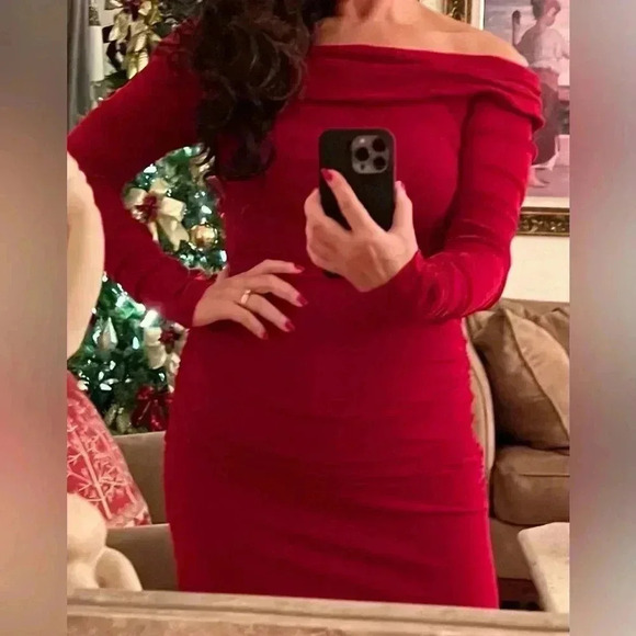 B Darlin Elegant Sparkly Red Evening Sparkle Dress - Picture 3 of 8